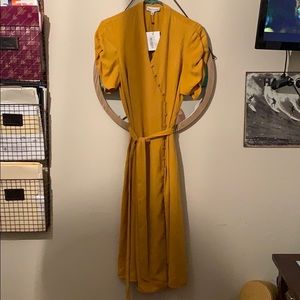 Yellow, Gibson&Latimer, retro button dress.